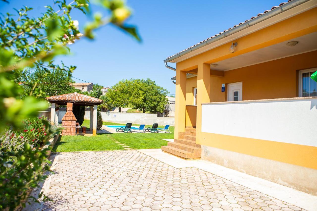 Holiday Home Labud Žminj Exterior foto